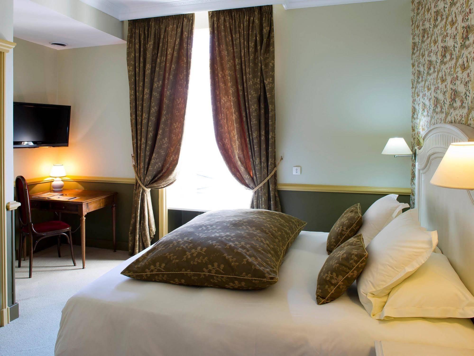 Mercure Moulins Centre Hotel De Paris Екстериор снимка