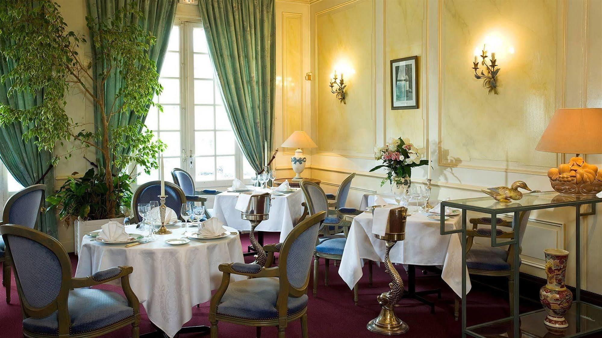 Mercure Moulins Centre Hotel De Paris Екстериор снимка